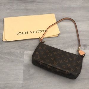 Louis Vuitton Pouchette with Dust Bag. Authentic!